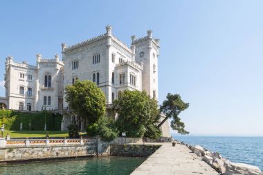 Kale Miramare Triest yakın