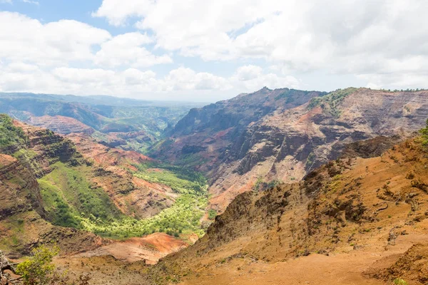 Ex valle fluviale del canyon Waimea sull'isola di Kauai, Hawaii — Foto Stock