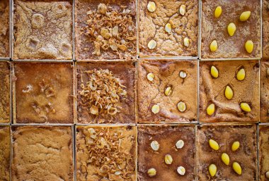 Çeşitli Tay muhallebi tatlı tarifi (Khanom Maw Krachan)