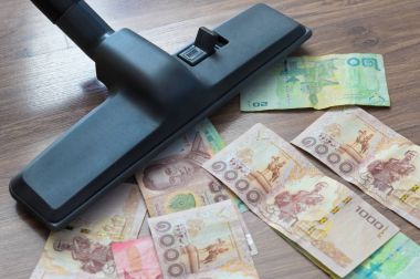 Elektrikli süpürge berbat Tay banknot üzerinde