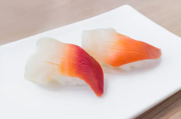 Surf Clam Atau Hokkigai Sushi Piring Putih Makanan Traidisi Jepang — Stok Foto