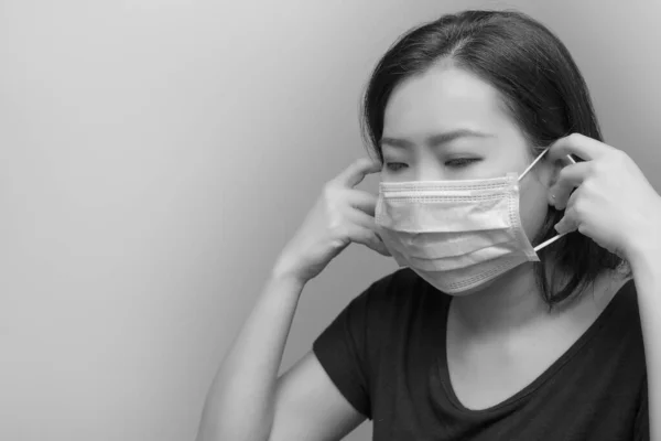 Porträtt Asiatisk Kvinna Som Bär Kirurgisk Mask För Att Skydda — Stockfoto