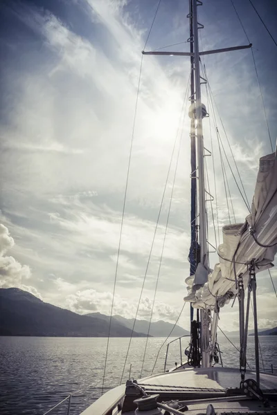 Sailing to the Sun — Stock Photo, Image