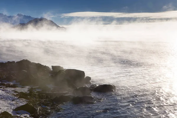 Прибрежный туман Юго-Восточной Аляски — стоковое фото