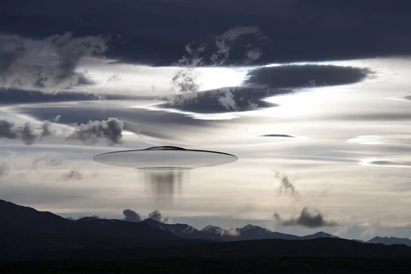 UFO bulutlar içinde — Stok fotoğraf