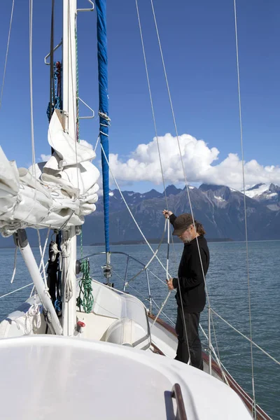 Man on Sailboat — Stock Photo, Image