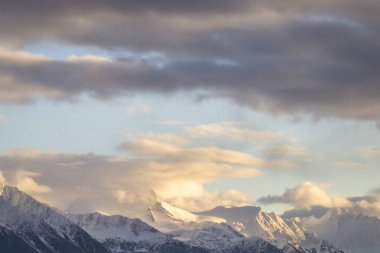 Sahil aralığı ile kar