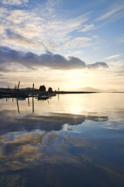 Gustavus Limanı 'nda gün batımı