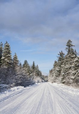 Kışın sürgülü yol