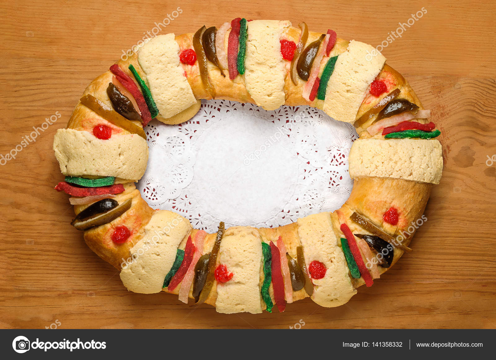 Rosca de reyes fotos de stock, imágenes de Rosca de reyes sin royalties |  Depositphotos