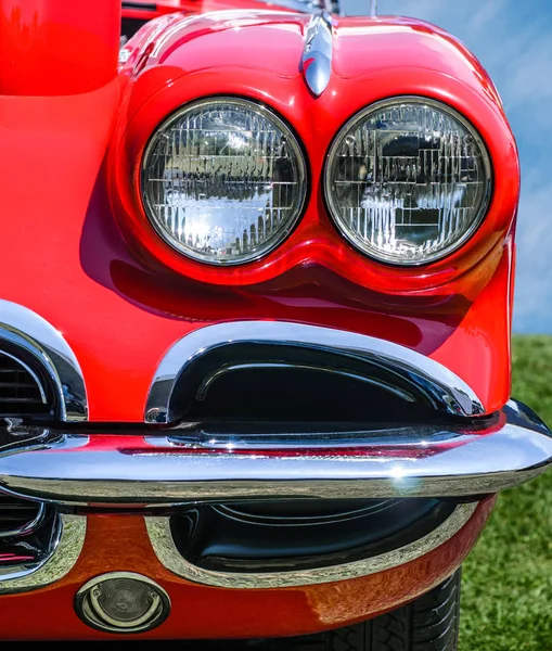 Vintage červené sportovní auto — Stock fotografie