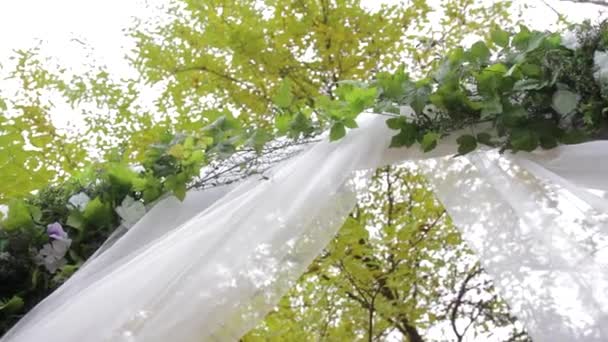 Schöner Hochzeitsbogen Der Natur — Stockvideo