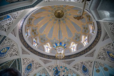 tavanında süsleme
