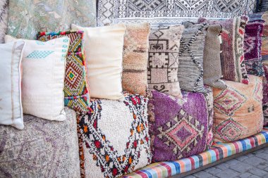 Tezgahtaki yastıklar