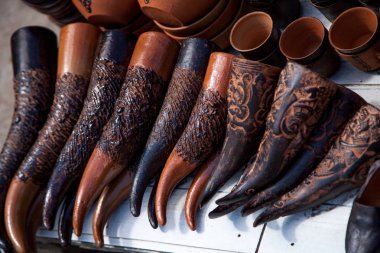 Mağazadaki çömlek.