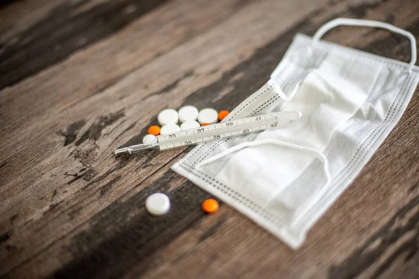 Haplar, maskeler, termometre, tıbbi bakım