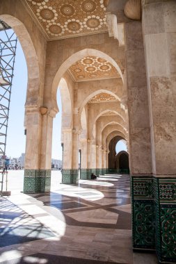 Duvarda Fas mozaiği