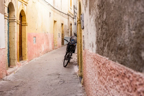 Велосипед Пустой Улице — стоковое фото