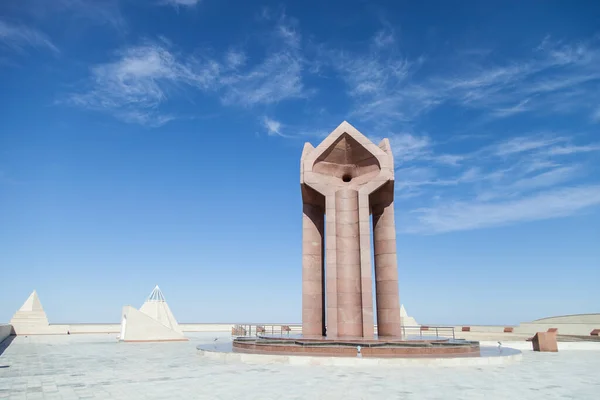 Μνημείο Στη Στέπα Του Καζακστάν — Φωτογραφία Αρχείου