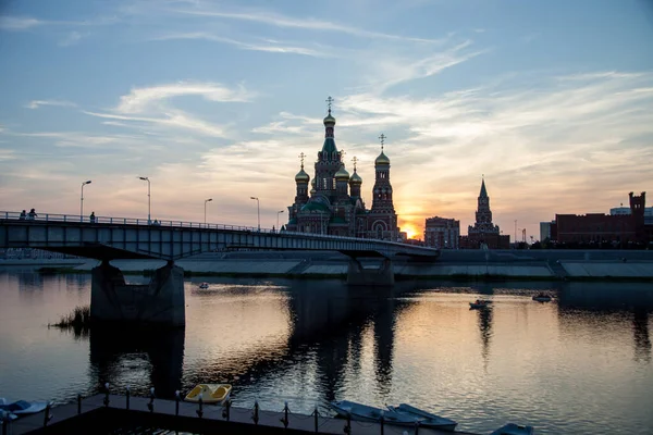 Кремль Церковь Берегу Йошкар Ола — стоковое фото