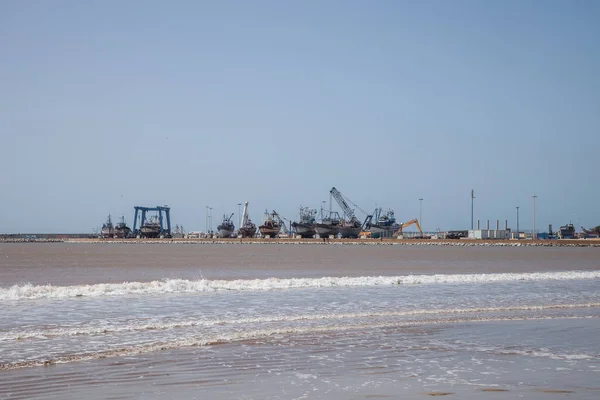 Rıhtımdaki gemiler.