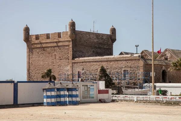 Kulesi olan kale duvarının bir parçası.