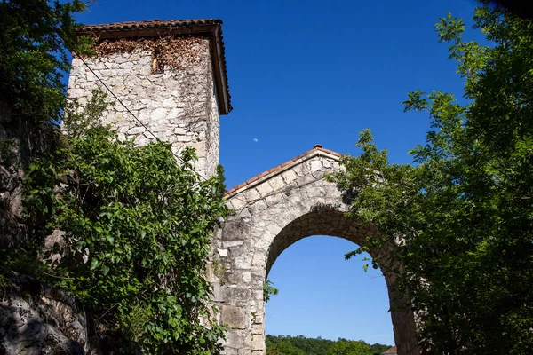 Parte Del Muro Fortaleza Con Una Torre — Foto de Stock