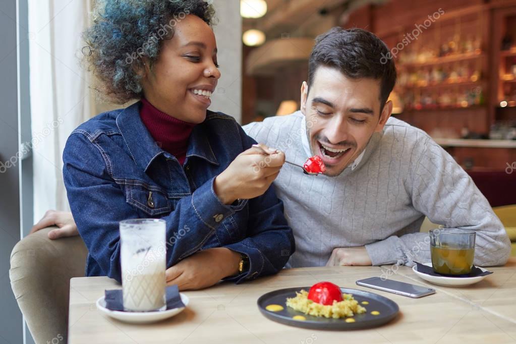 interracial seznamka úvodní linka pro seznamovací weby