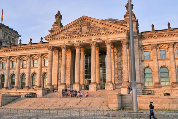 Bina, Reichstag Alman koltuk