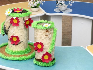 zarif birchen anaokulu grubunda günlüğe kaydeder.