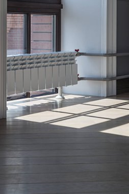 pencere ve radyatör kapalı Isıtma