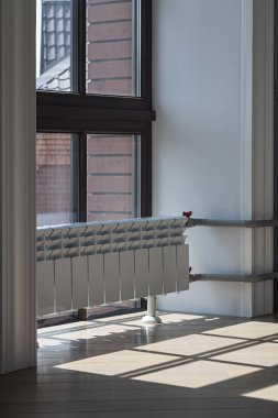 pencere ve radyatör kapalı Isıtma