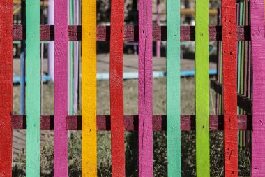 renkli ve parlak çocuk çitler