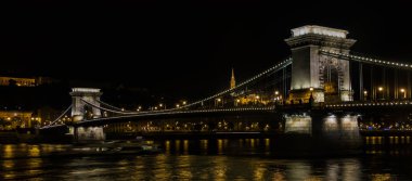 Szechenyi Lanchid gece