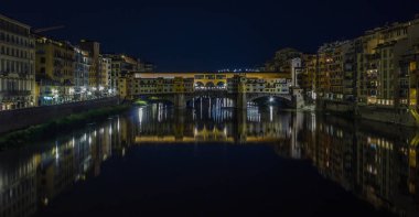 Ponte Vecchio gece ben