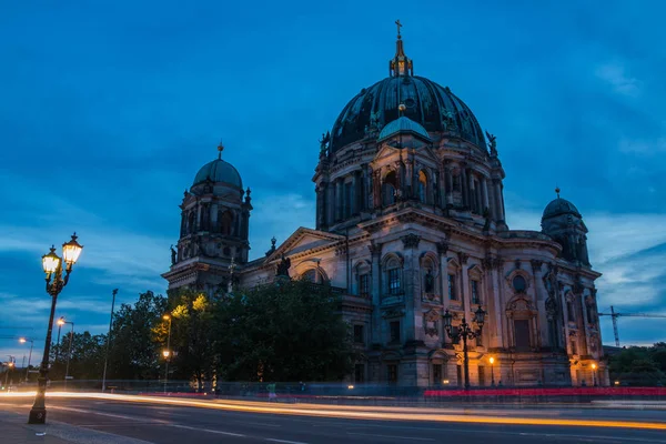 Berliner Dom bei Sonnenuntergang — Stockfoto