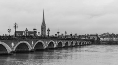 Bordeaux IV