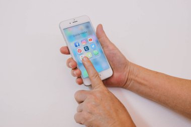 Grup popüler sosyal ağ simgeleri 