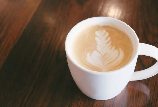 Konst latte eller cappuccino kaffe kopp — Stockfoto