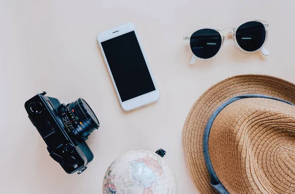 Posa in piano di oggetti di viaggio — Foto Stock