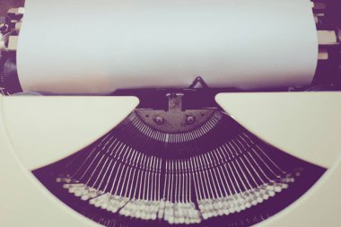 Eski klasik daktiloyu kapat 