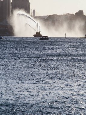 Yangın söndürme teknesi su püskürtme