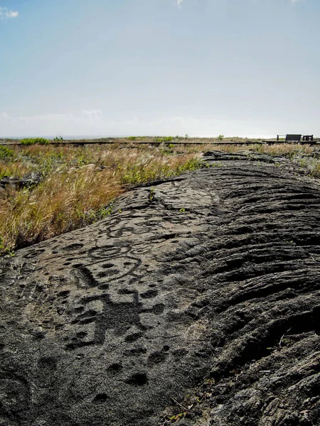 Hawaiian petroglifler, volkanlar Milli Parkı