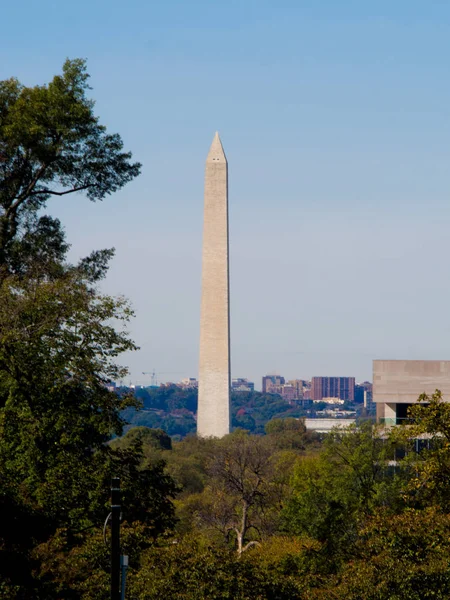 Washington Monument aux arbres — Photo