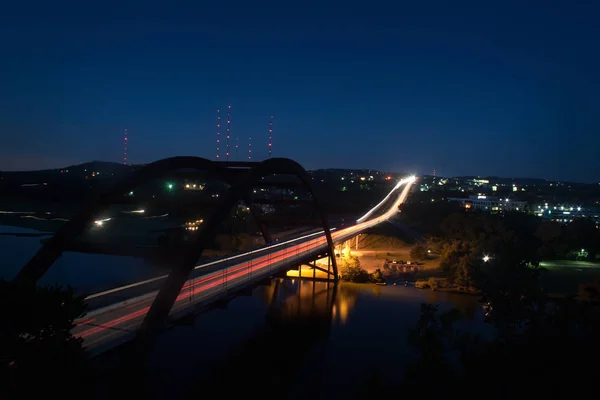 Austin Teksas gece 360 Pennybacker Köprüsü — Stok fotoğraf