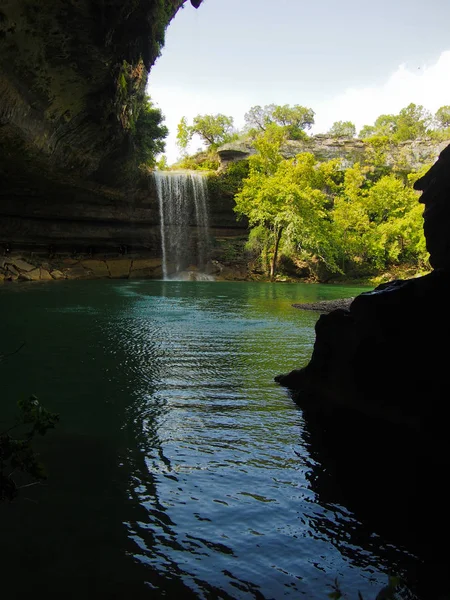 Wasserfall im hamilton pool keep austin texas — Stockfoto