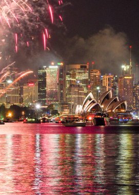 Yeni yıl arifesinde Sydney Harbor
