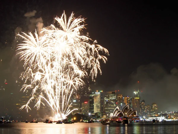 Yeni yıl arifesinde Sydney Harbor