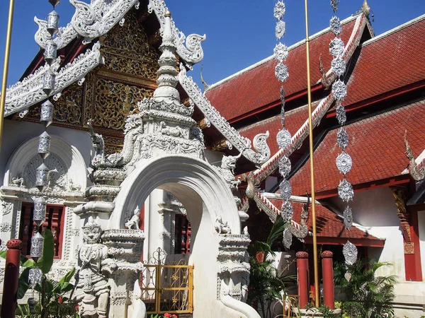 Templo decorado em Chiang Mai Tailândia — Fotografia de Stock