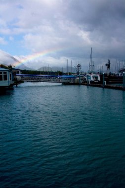 Gökkuşağı Over Harbor Seward Alaska